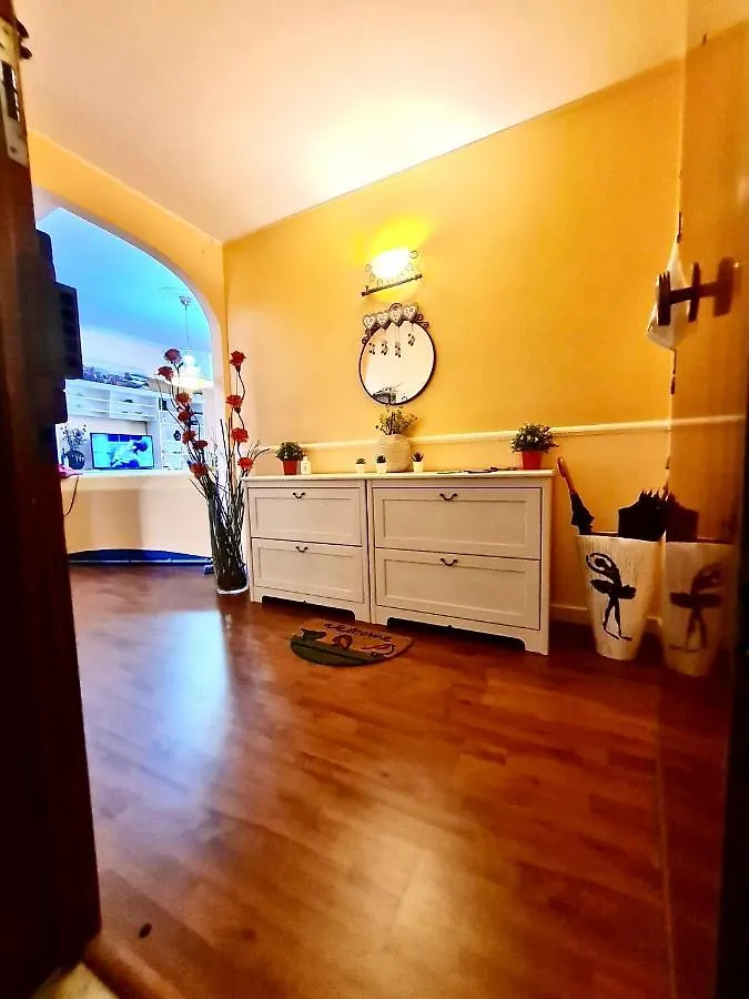 La Maison Blanche CTA 0*,